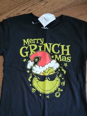 NWT Merry GrinchMas Graphic Short Sleeve Tee - XXS